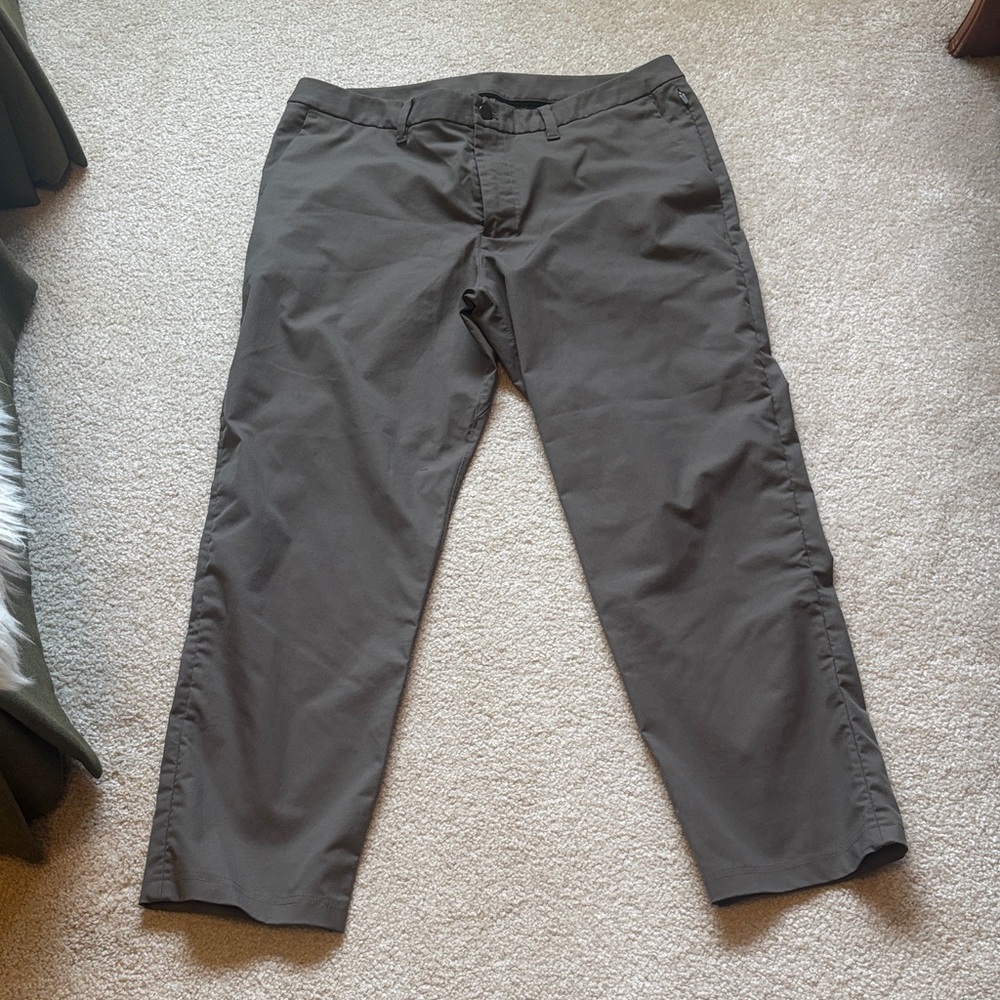 Men's Casual Straight-Leg Pants in Dark Gray